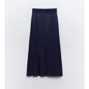NWOT Zara Elegant Navy Blue Women's Skirt (car wash slots) Medium